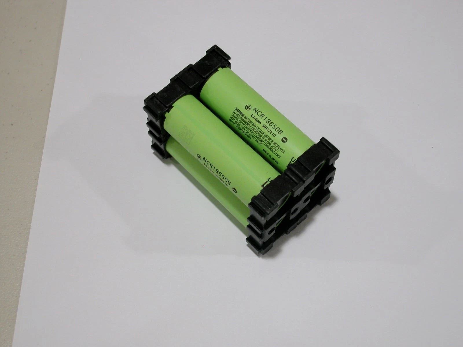 8 x 4 pc Battery Spacer 4x 18650 Radiating Shell EV Pack Plastic Heat Holder