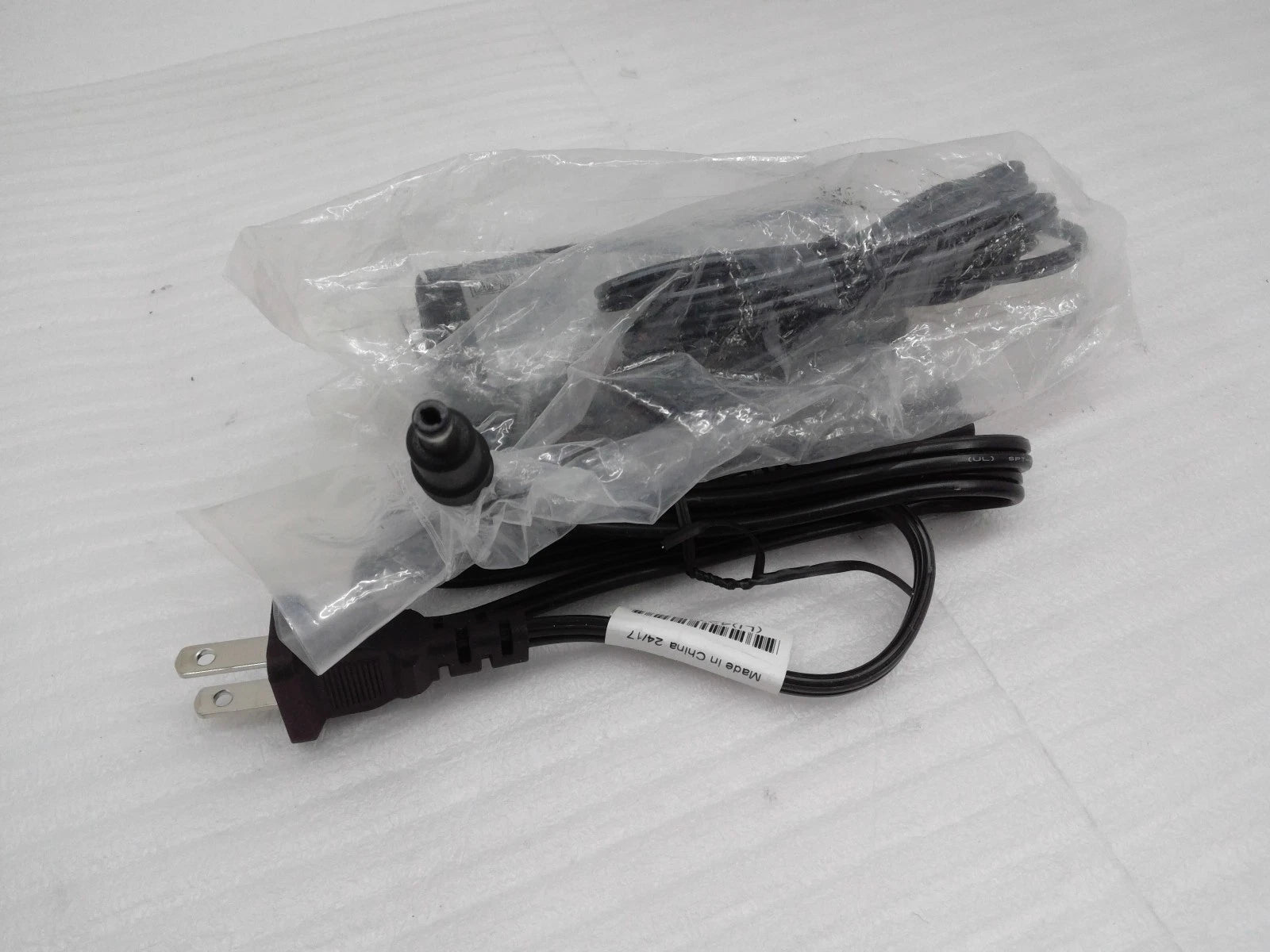 New Genuine APD 48W AC Power Adapter DA-48Q12 12V 4A Charger 4.8x1.7mm