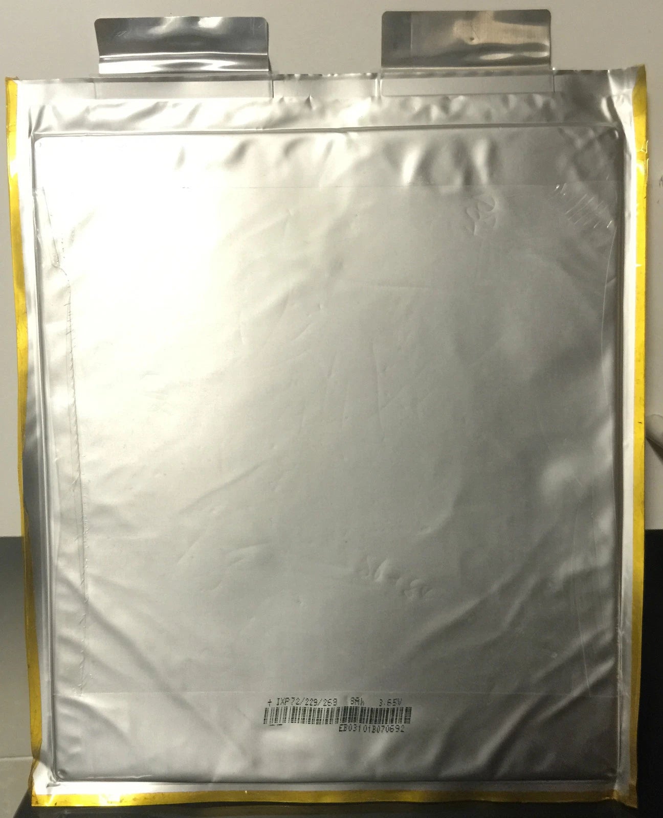 Brand New Lipolymer Battery Cell 3.7V 38ah for Electric Vehicles 72/212/269