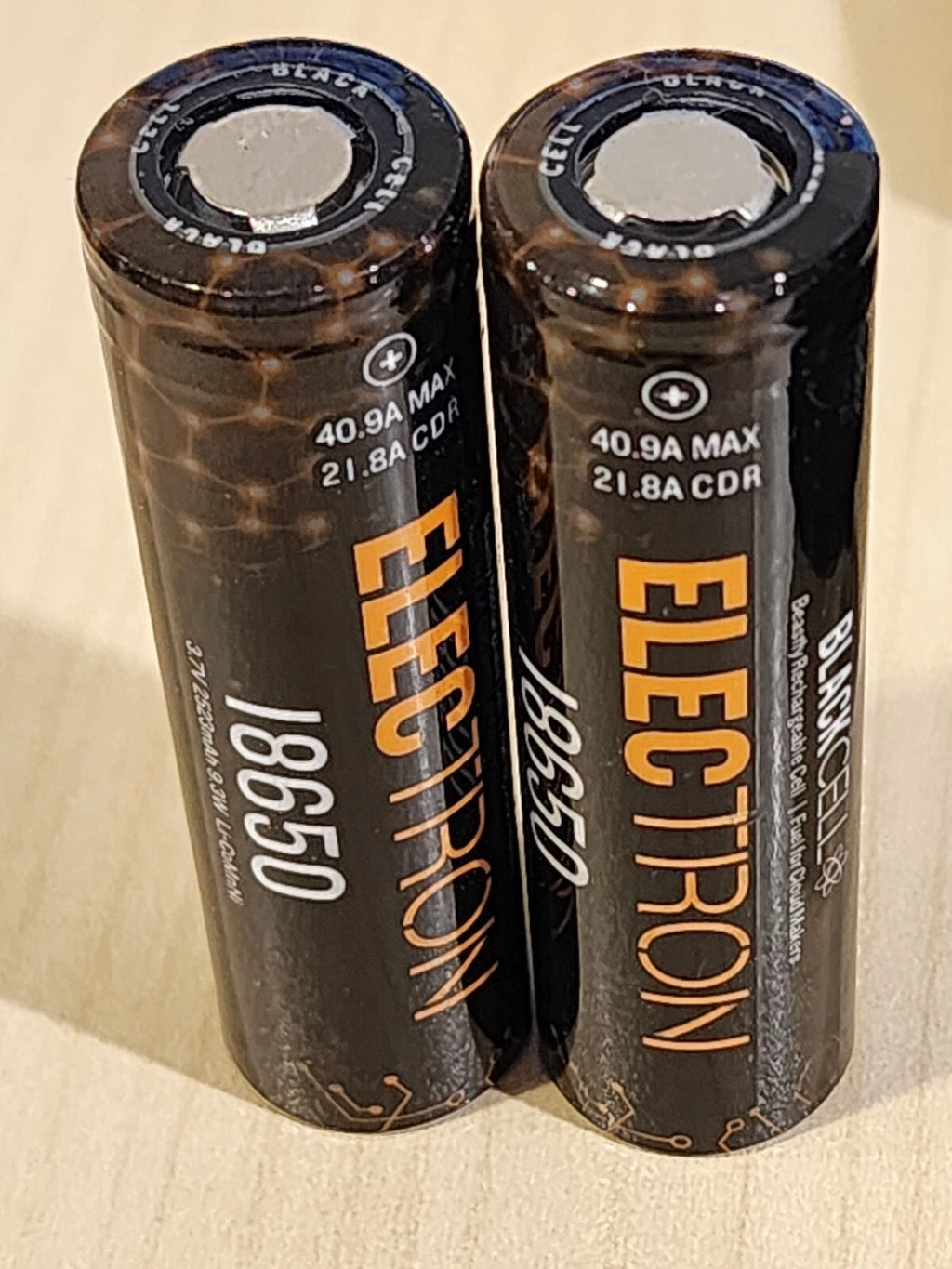 4 Blackcell HIGH DRAIN 40.9a max 2523 mAh 3.7v BATTERY with NITECORE i4 CHARGER