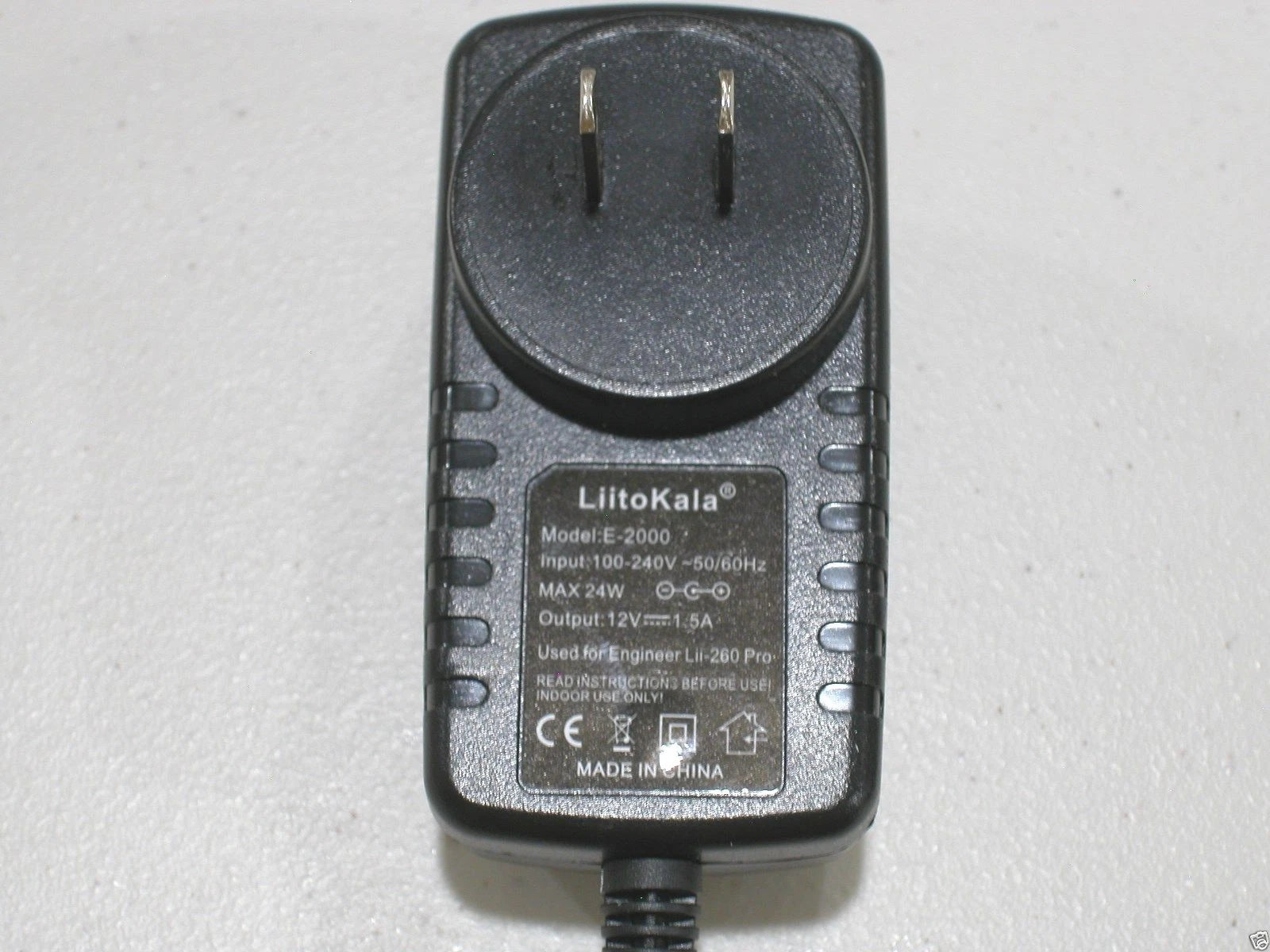 Lii-260 SMART BATTERY CHARGER DISCHARGER 18650 18500 14500 18350 26650