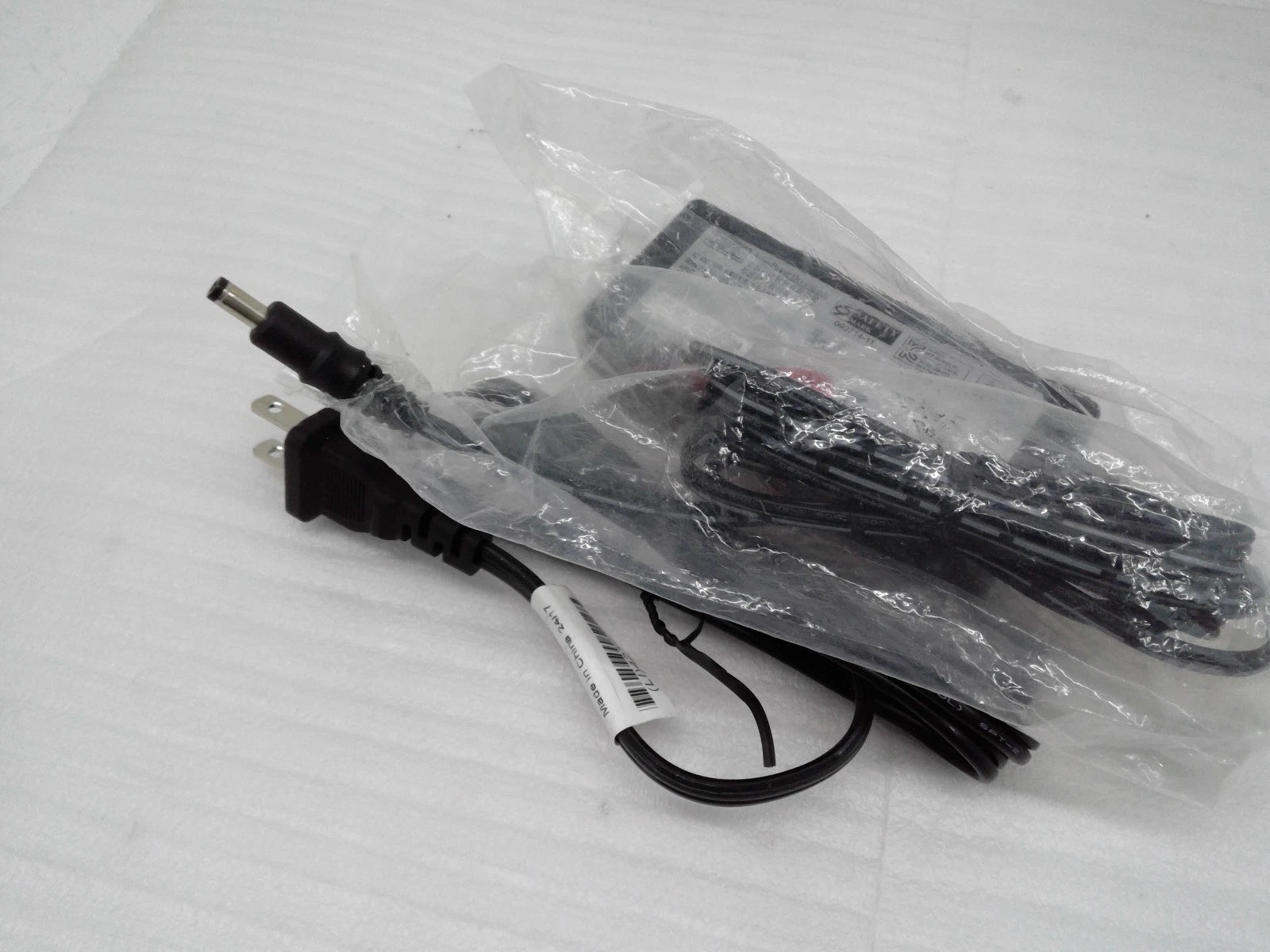 New Genuine APD 48W AC Power Adapter DA-48Q12 12V 4A Charger 4.8x1.7mm