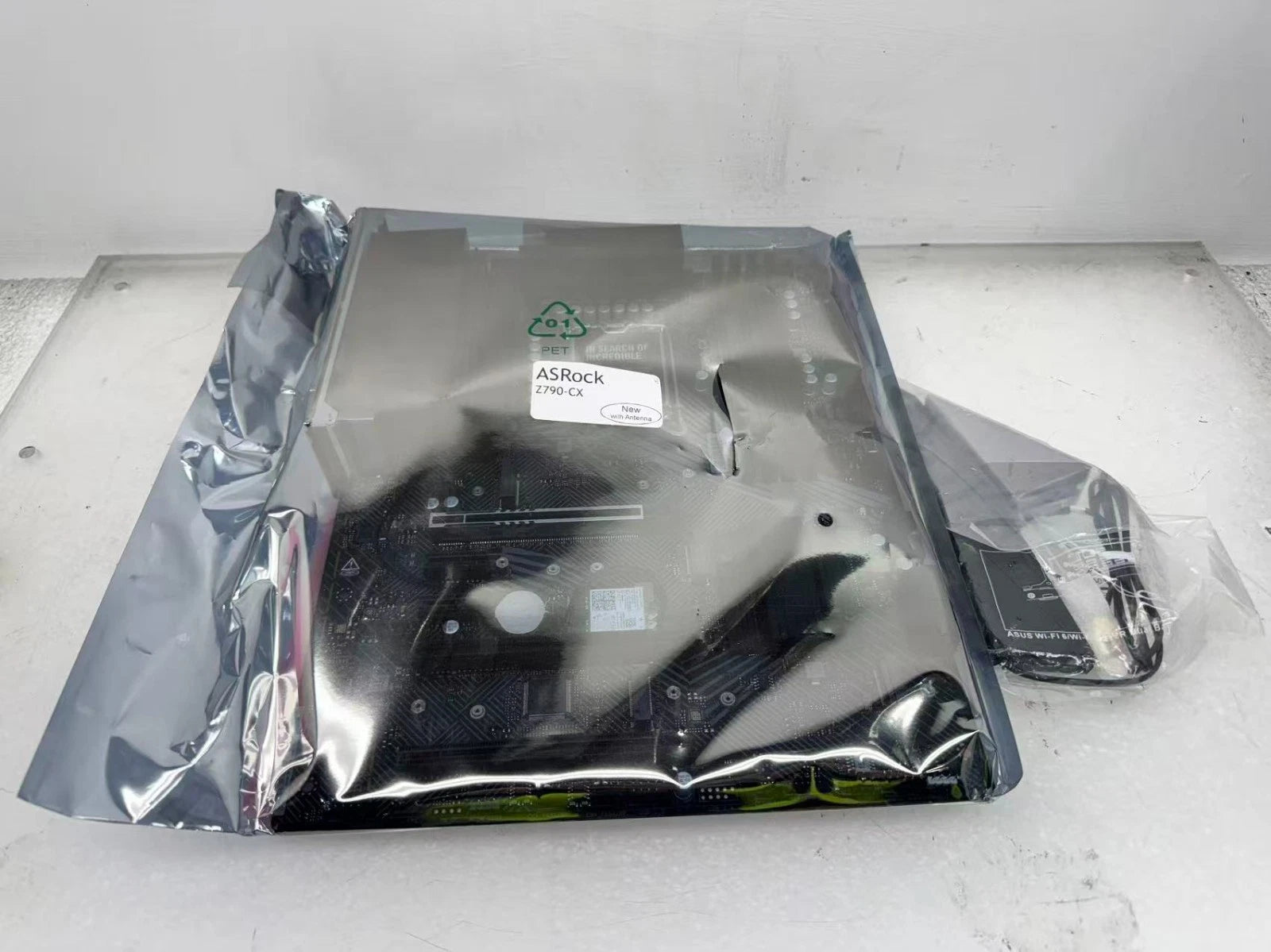 ASRock Z790-CX WIFI ATX Motherboard Intel Socket LGA1700 DDR5 HDMI W/ antenna