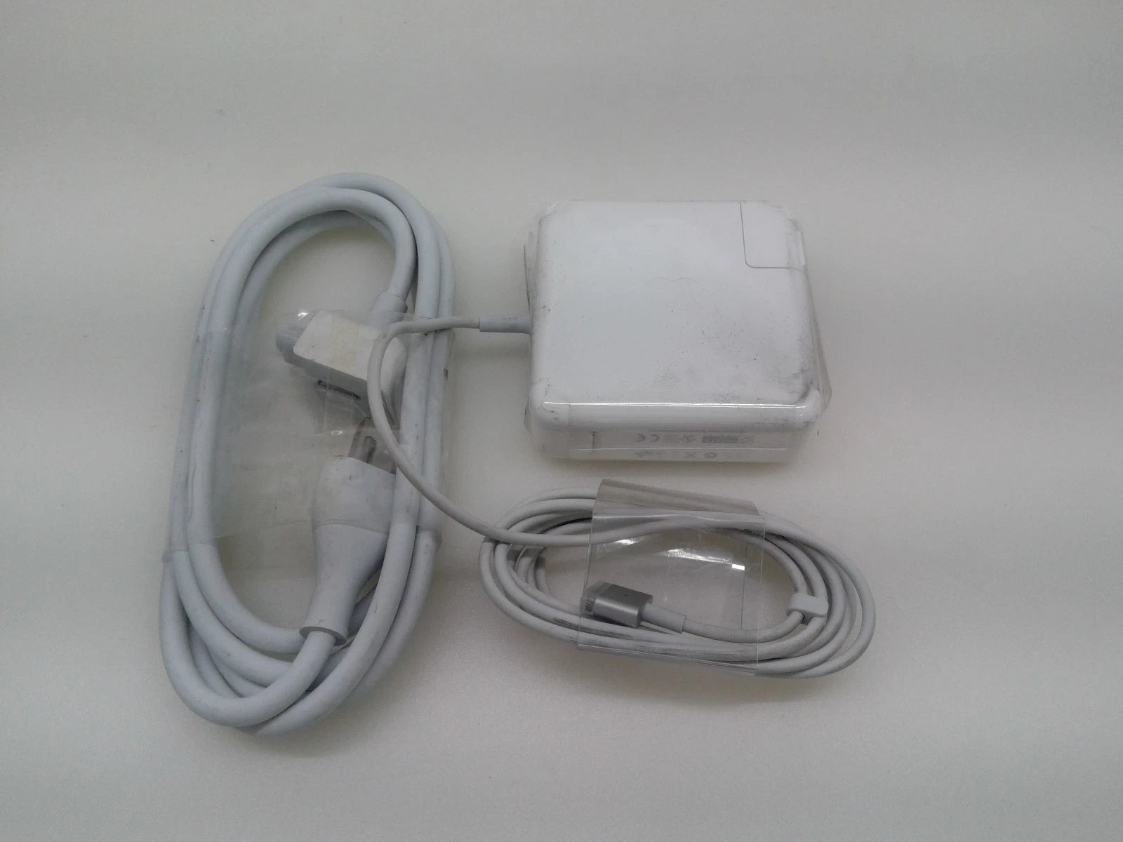 GENUINE APPLE A1424 MACBOOK PRO RETINA MAGSAFE 2 85W AC POWER ADAPTER