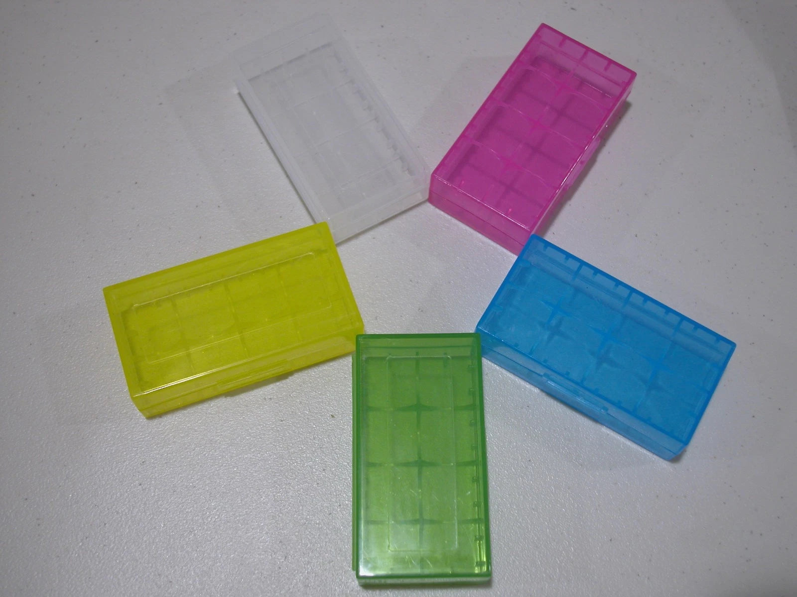 20 pieces PLASTIC STORAGE CASE HOLDER BOX For 18650 16340 CR 123A BATTERY