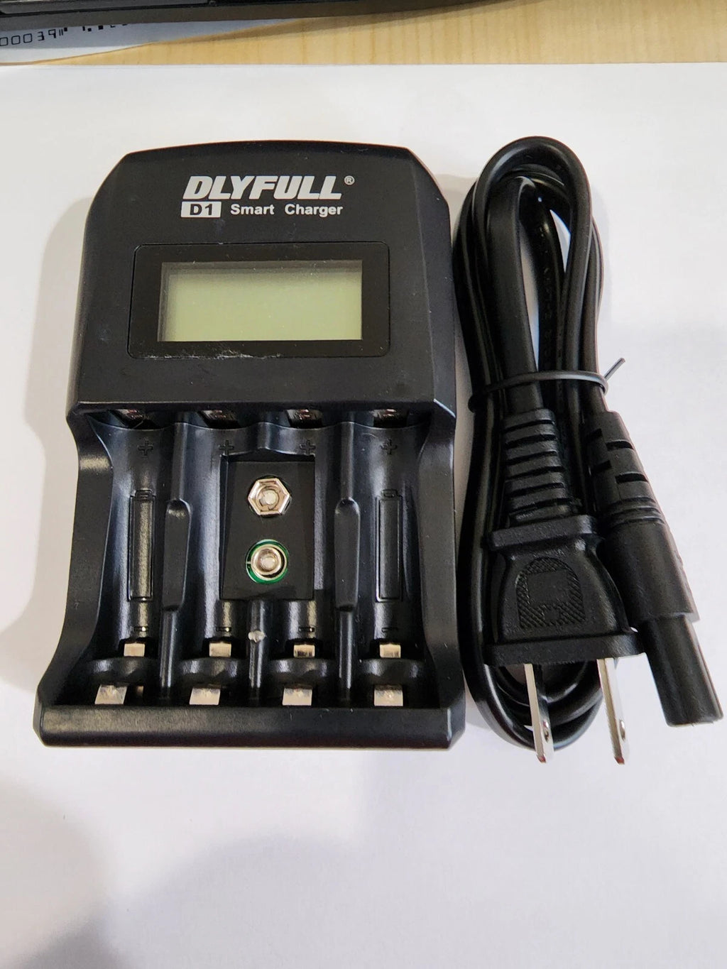 New 110~240v Smart Charger/Tester with 4 EBL AA 1.2v batteries Ni-MH 2800mAh