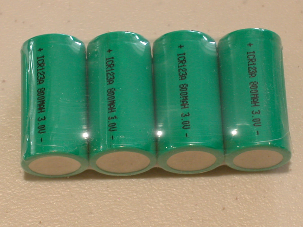 4 x CR123A BATTERY 3v RECHARGEABLE + 1 TRUSTFIRE TR-001 CHARGER