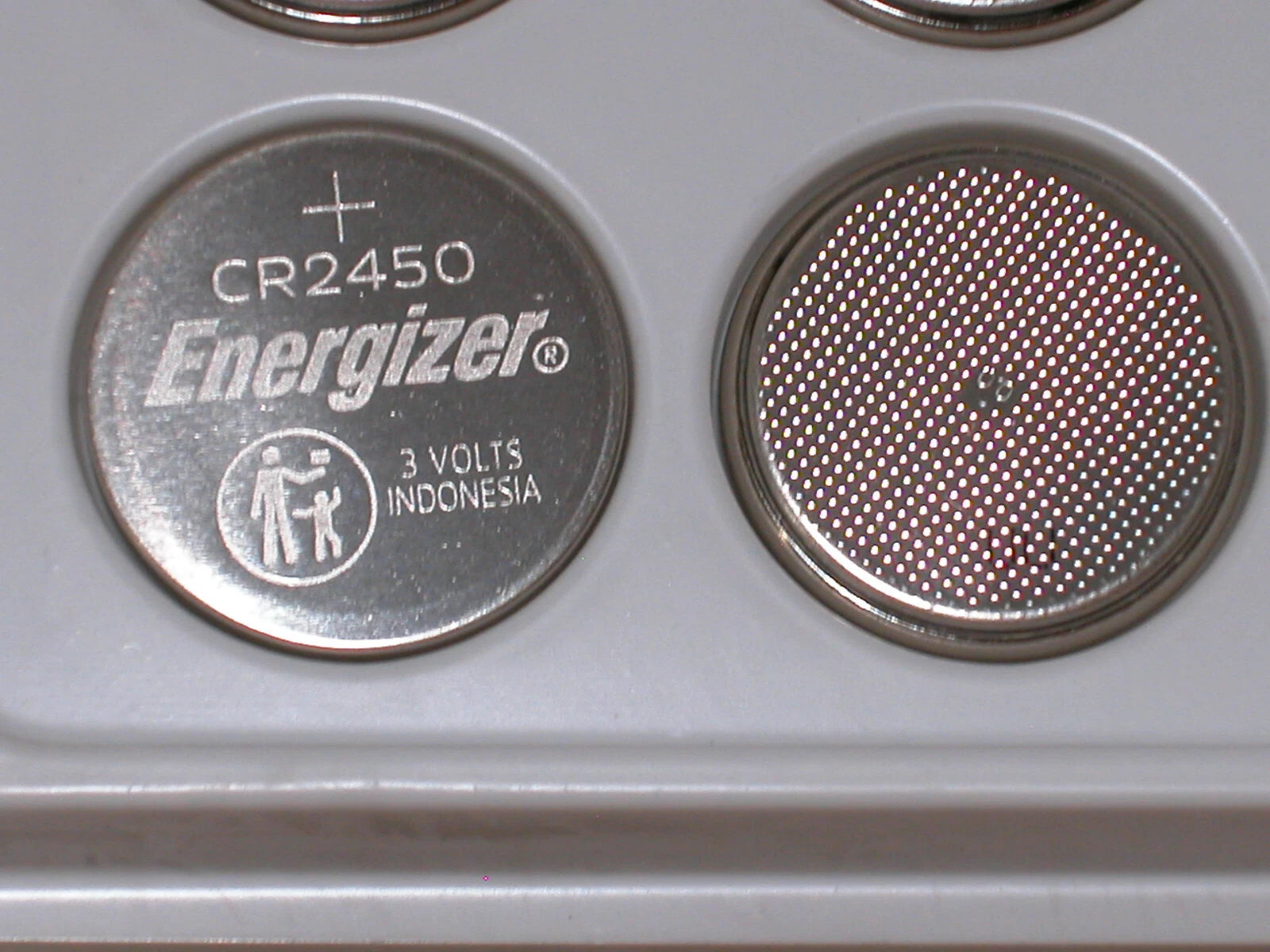 10 NEW BULK ENERGIZER CR2450 ECR2450 3v LITHIUM BATTERY (TEN BATTERIES) Exp 2031