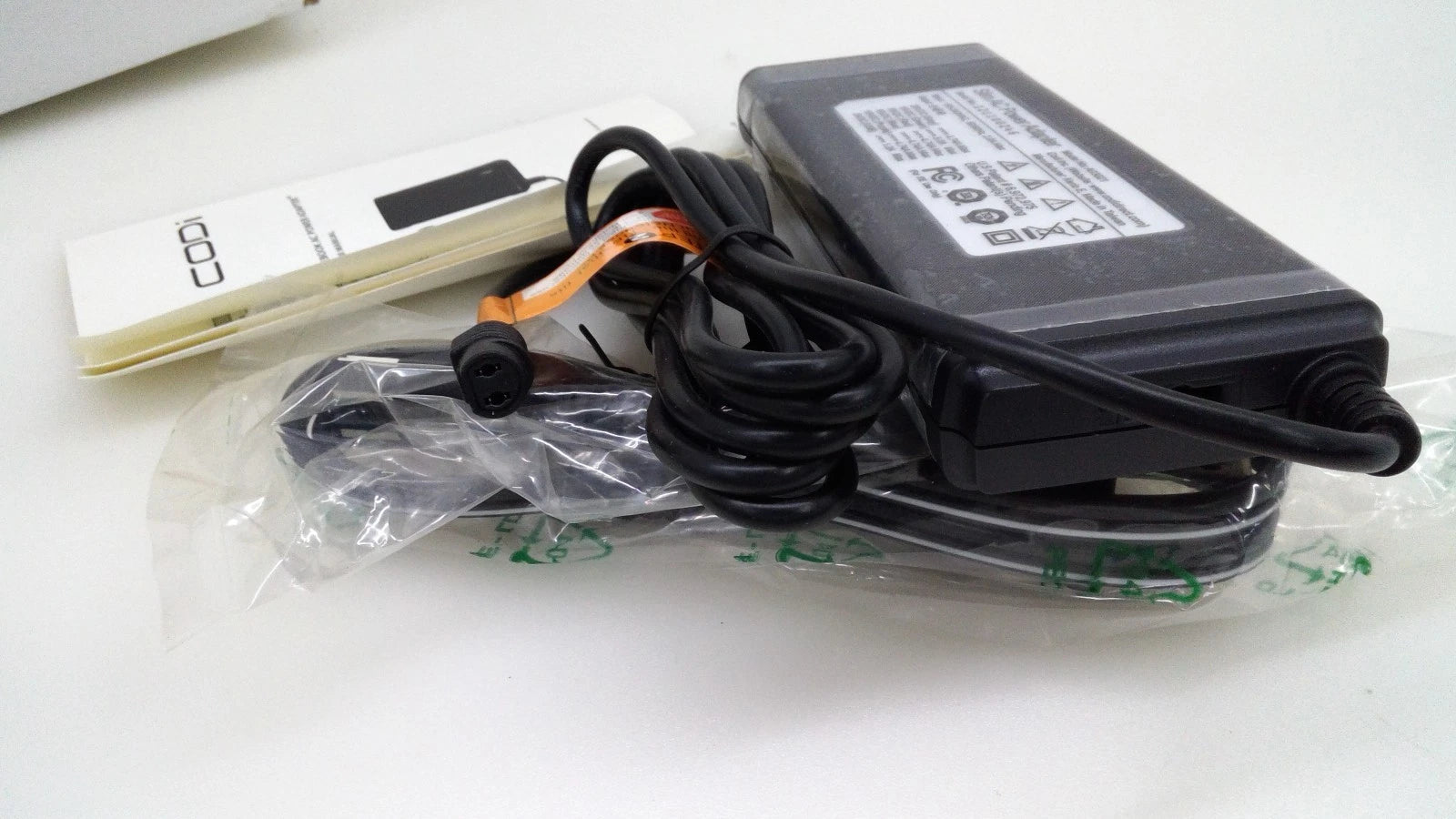 New CODi 100W Nine Tips Universal Notbook Power Adapter A03021