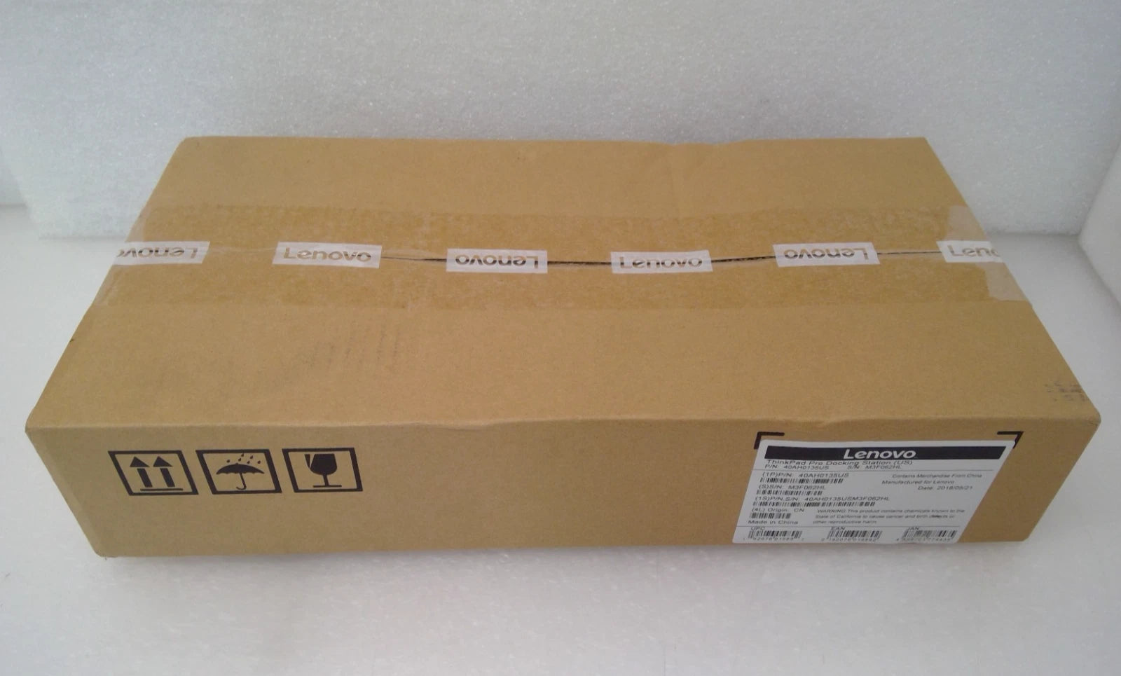NEW Genuine Lenovo 40AH ThinkPad Pro Docking Station 40AH0135US Unopened
