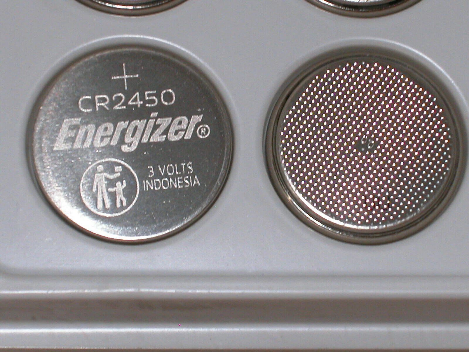 50 NEW BULK ENERGIZER CR2450 ECR 2450 3v LITHIUM BATTERY (50 BATTERIES) Exp.2031