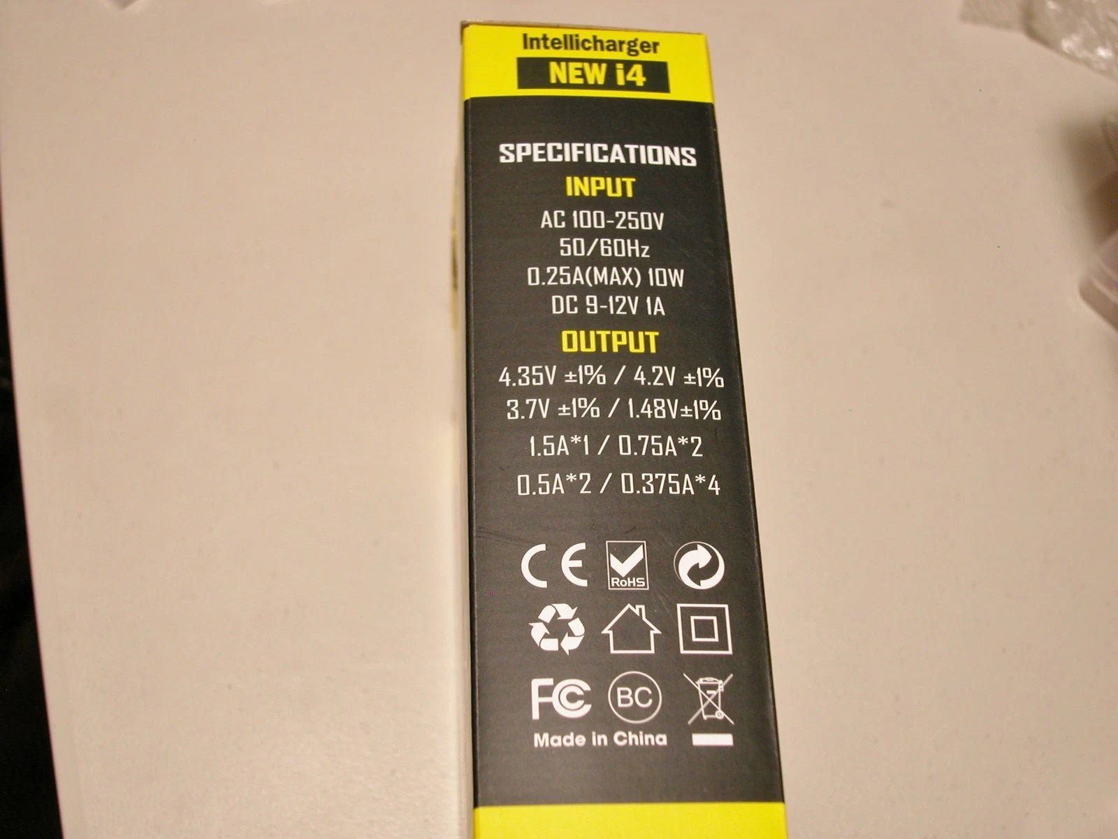NEW NITECORE i4 Intellicharger Charger 18650 w/ 3 button top efest battery
