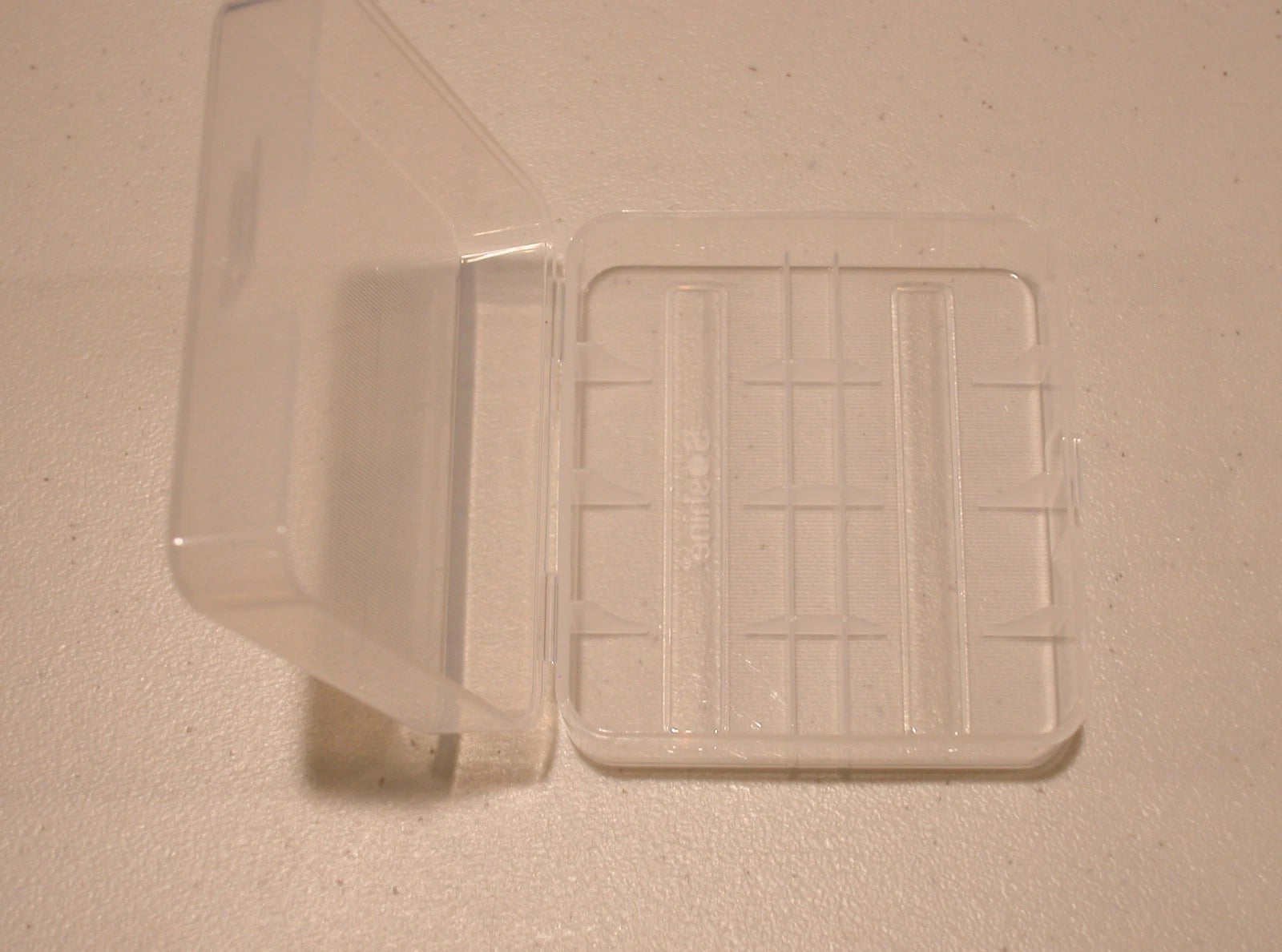 1 pc Hard Plastic Case Holder Storage Box For 2 x 26650 Rechargeable Battery
