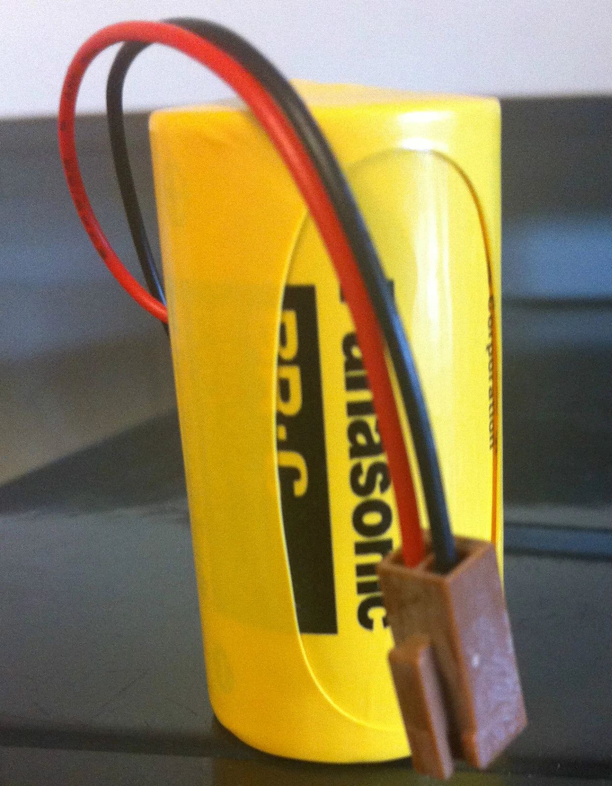 Brand New GE Fanuc A98L-0031-0007 Battery-Cutler Hammer, BR-C w/ Plug