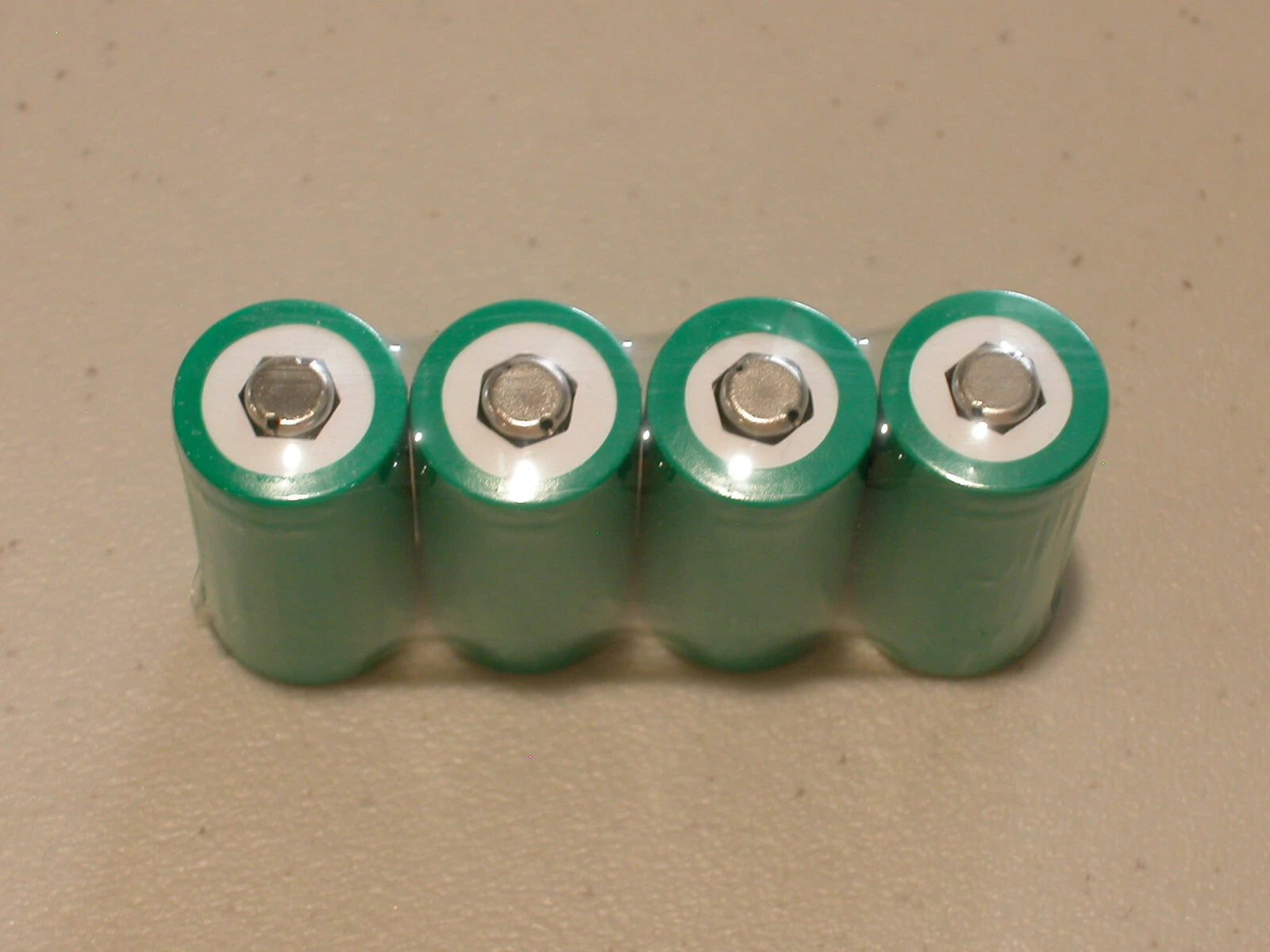 6 CR123A BATTERY 3v RECHARGEABLE + TRUSTFIRE TR-001 CHARGER