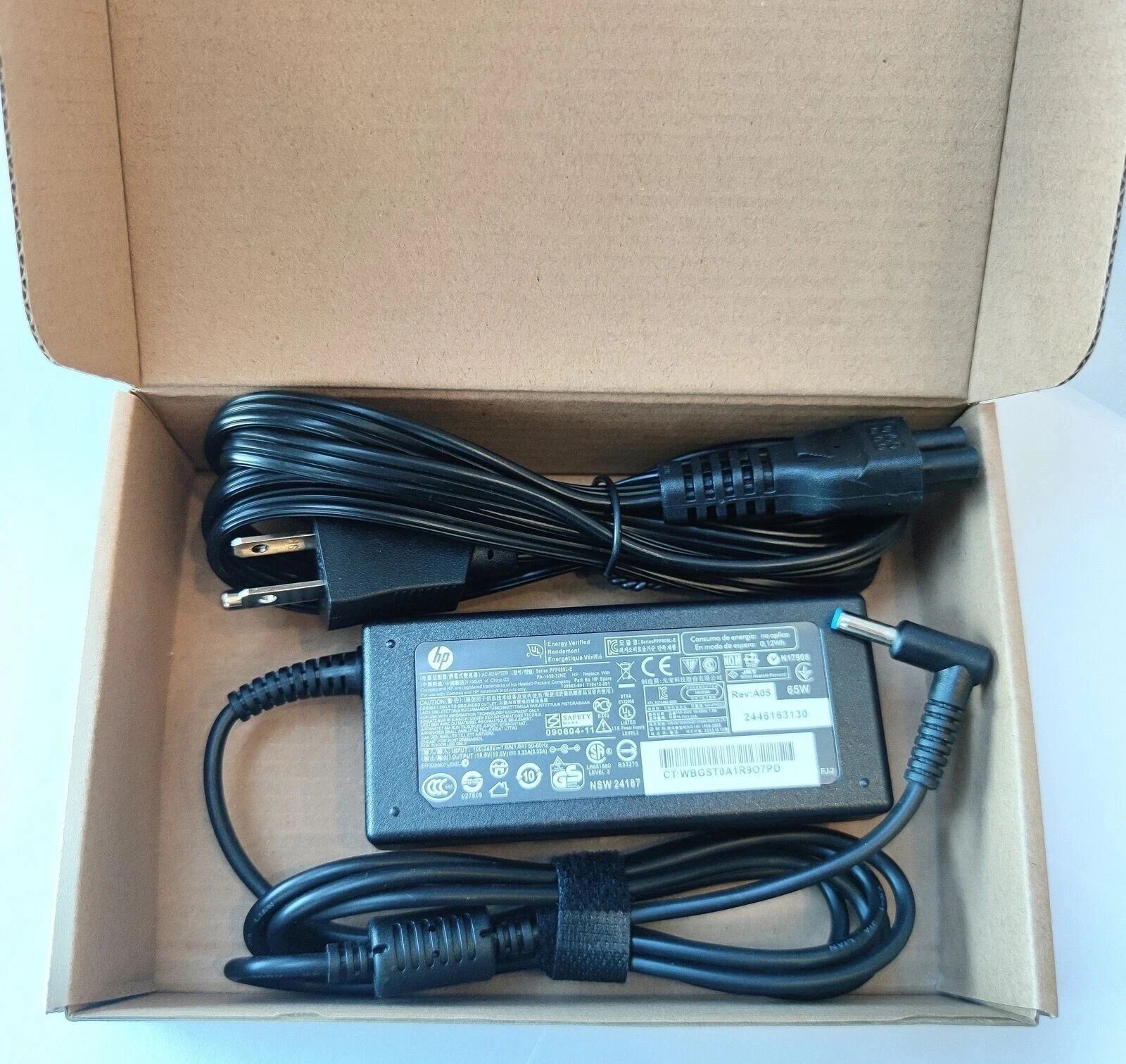 Genuine OEM 65W Adapter Charger blue tip 19.5V 3.33A HP 710412-001 714149-001