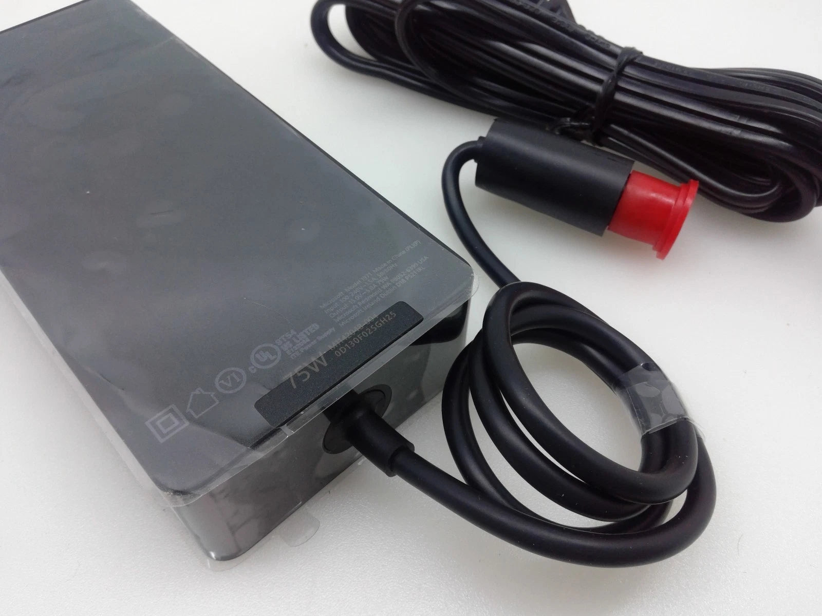 New Genuine 75W Microsoft Surface AC Adapter 15V 5A Model 1971 M1142048-004
