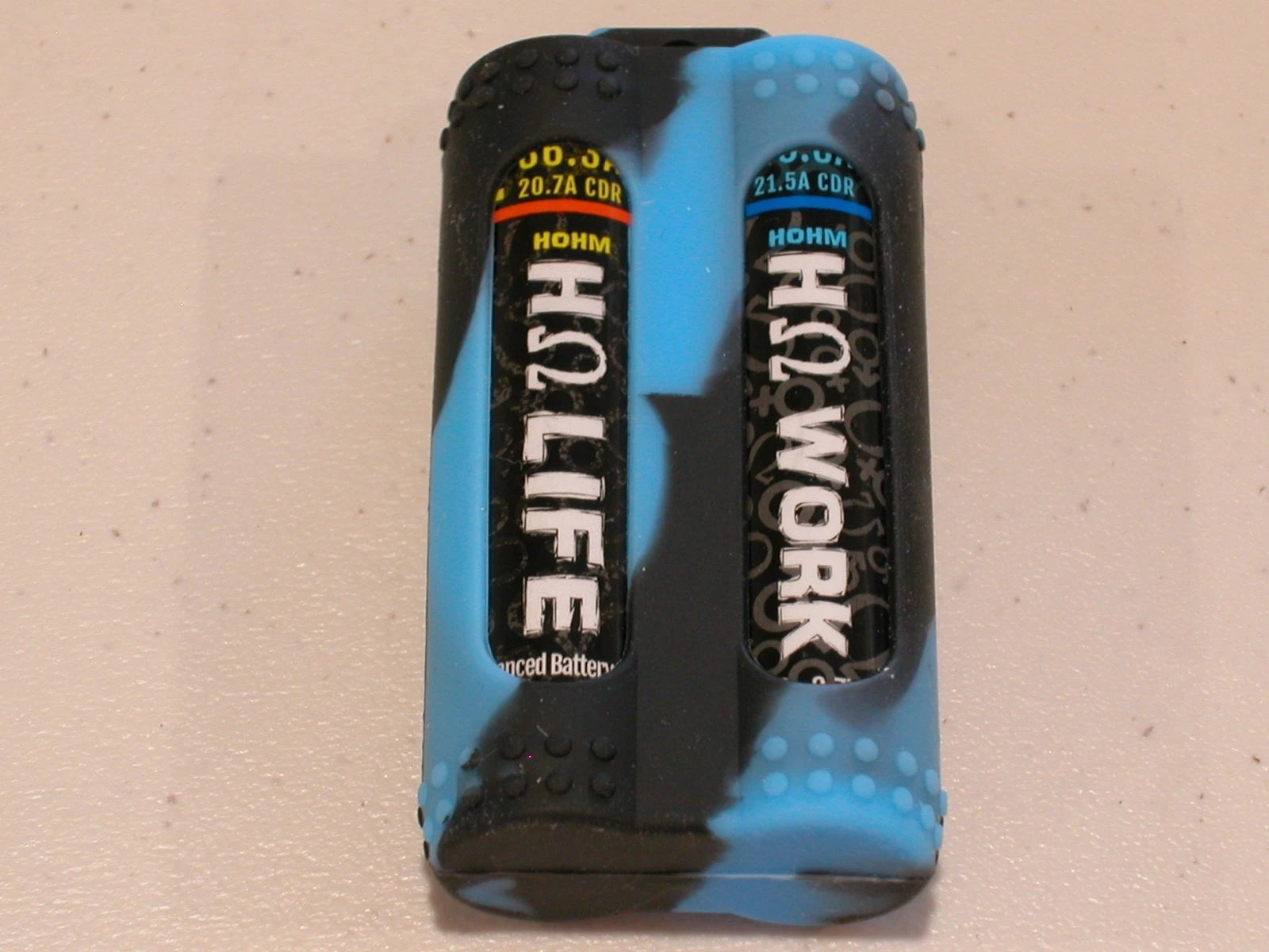 1 pc 2-bay 18650 SILICONE STORAGE PROTECTIVE CASE HOLDER BATTERY black